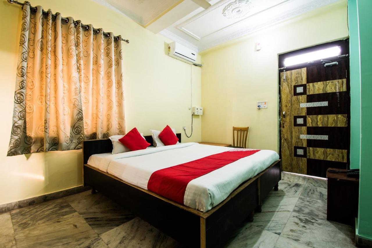 Oyo 24087 Viraj Hotel Danapur Exteriér fotografie