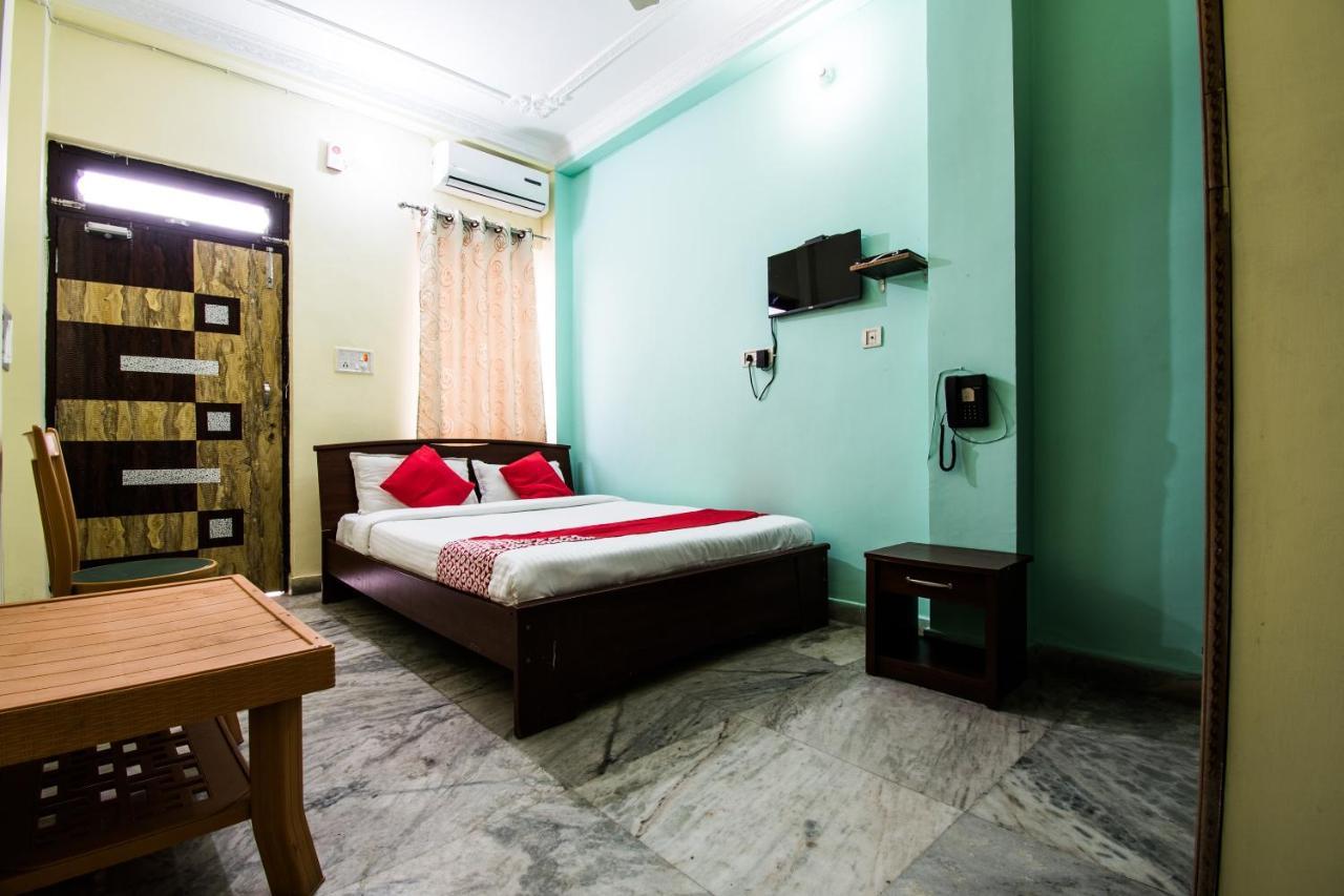 Oyo 24087 Viraj Hotel Danapur Exteriér fotografie