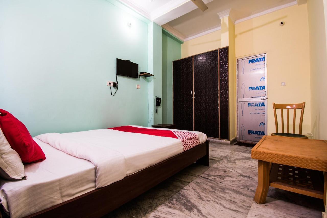 Oyo 24087 Viraj Hotel Danapur Exteriér fotografie